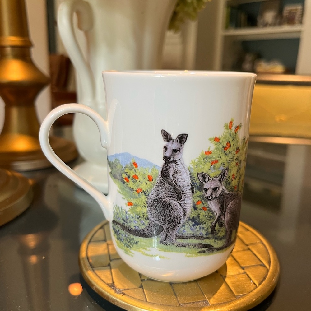 Maxwell Williams “Cashmere” Mug Animals of Australia  Kangaroo Bone China Mug - Picture 2 of 8